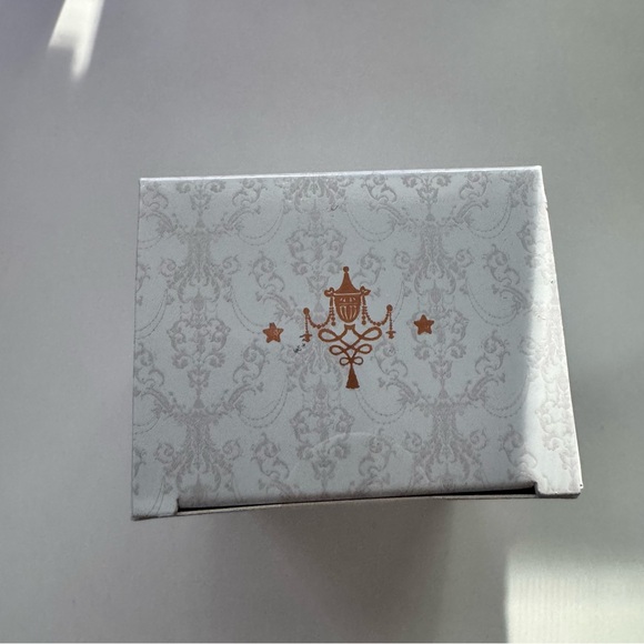 Flower Knows | Strawberry Cupid Collection Cake Lip Cream in V01 Vanitea, NIB - Picture 6 of 7